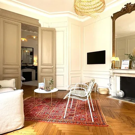 Le Crosne - Parking - Prestige - Calm *