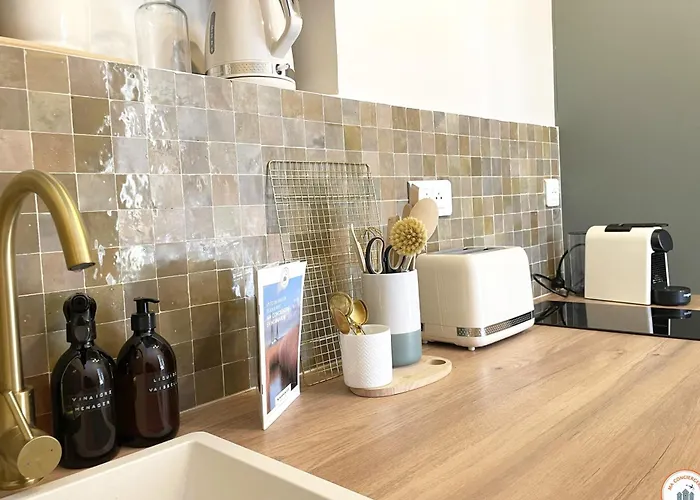 Le Crosne - Parking - Prestige - Calm