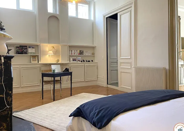 Le Crosne - Parking - Prestige - Calm Apartment