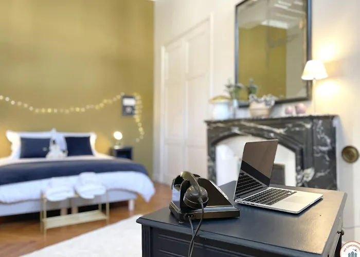 Le Crosne - Parking - Prestige - Calm Apartment *