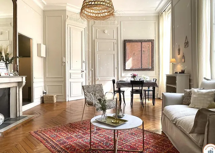 Le Crosne - Parking - Prestige - Calm *