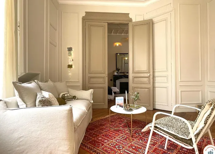 Le Crosne - Parking - Prestige - Calm Apartment *